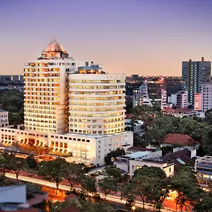 sofitel-saigon-plaza.hotelsvungtau.com/